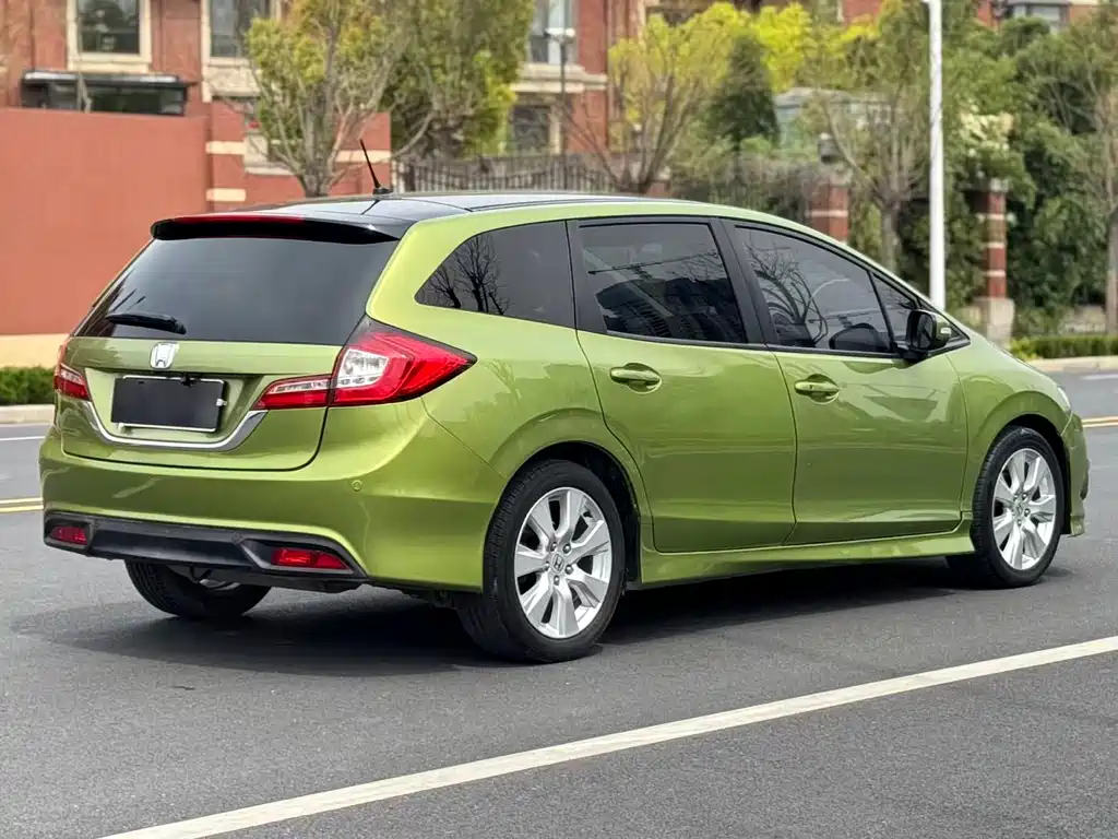 Jade 1.8 L Auto Comfort Elite 5-seat