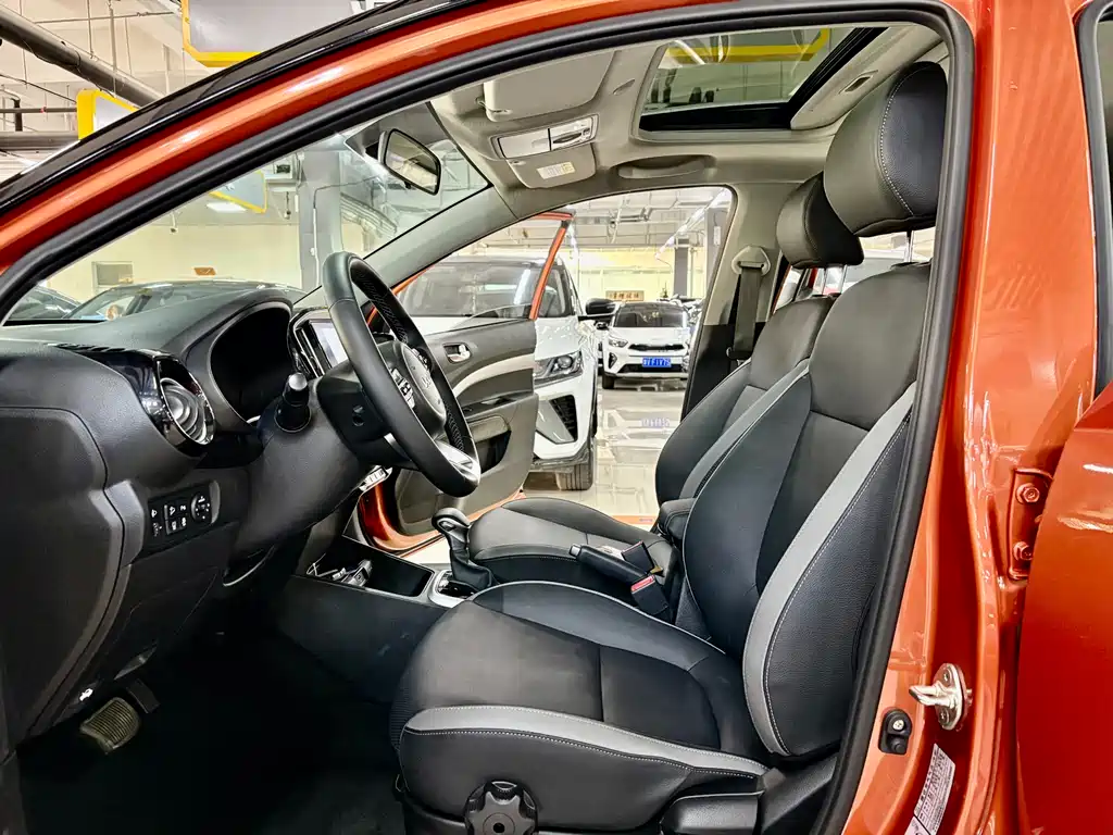 Stonic 1.4 L CVT Sunroof