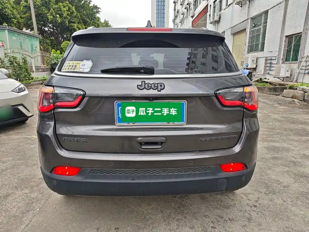 Compass 220 T Auto Leading