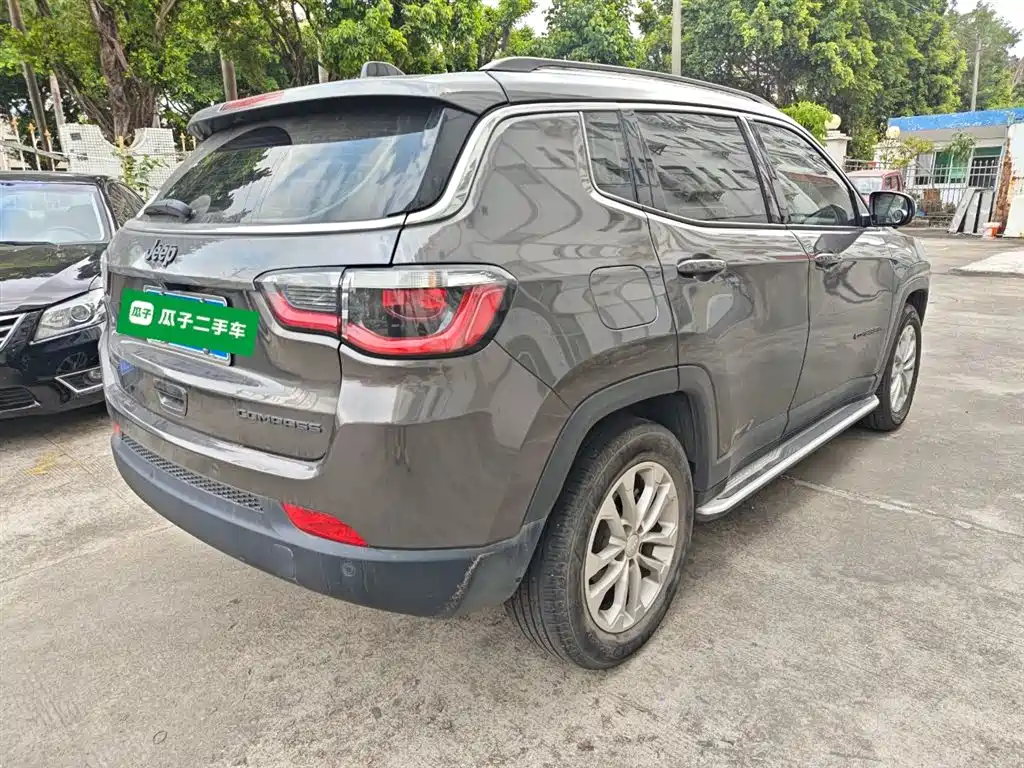 Compass 220 T Auto Leading