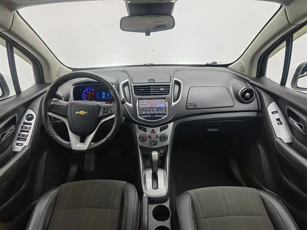 Tracker 1.4 T Auto 2 WD Luxury