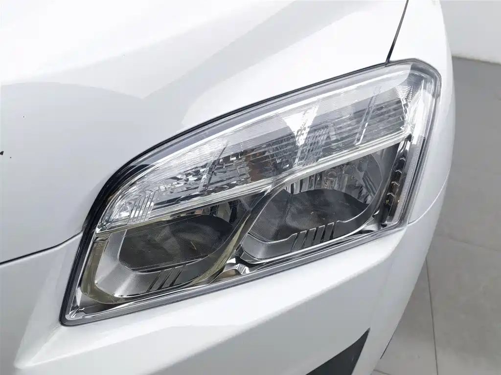 Tracker 1.4 T Auto 2 WD Luxury