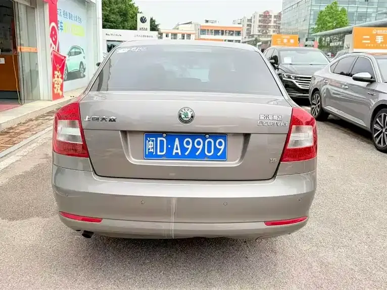 Skoda Octavia 1.6 L Auto Yijie