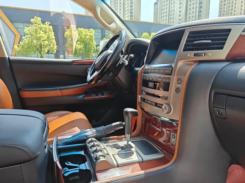 Lexus LX LX570 Middle East