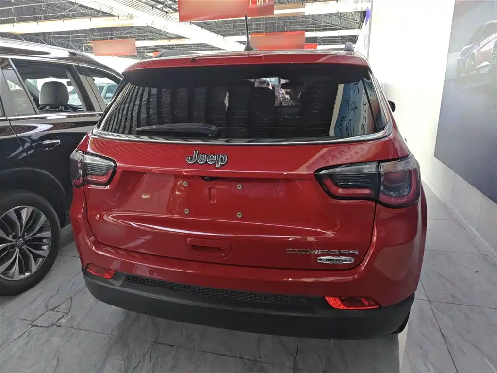 Compass 200 T Auto Home Enjoyment