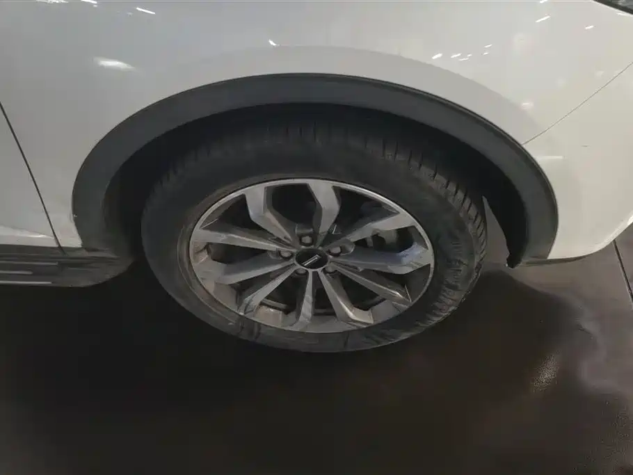 WEY VV6 2.0 T 2 WD Smart Guard +