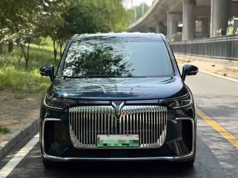 Voyah Dreamer PHEV 4 WD Flagship Kunpeng