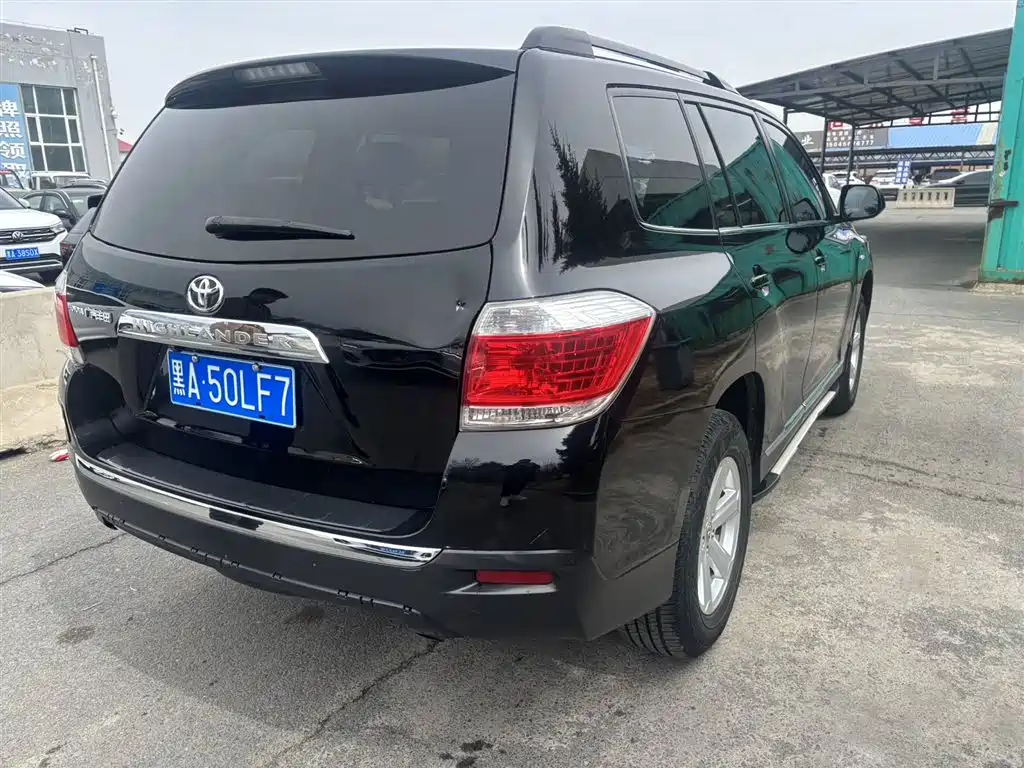 Highlander 2.7 L 2 WD 5-seat Elite