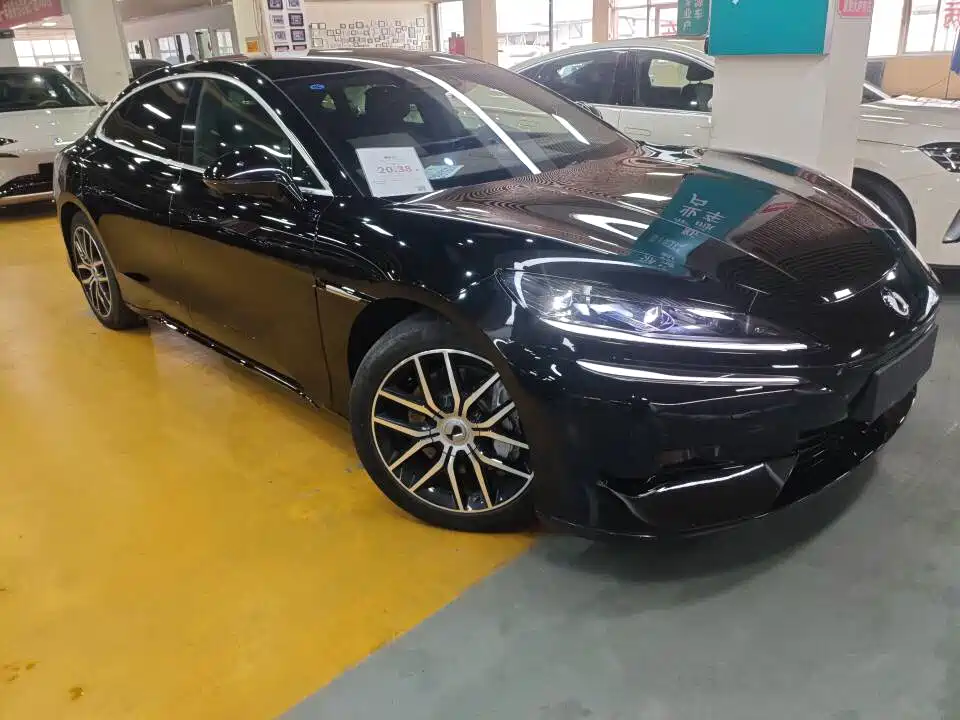 Denza Z9 1100 km 4 WD Max