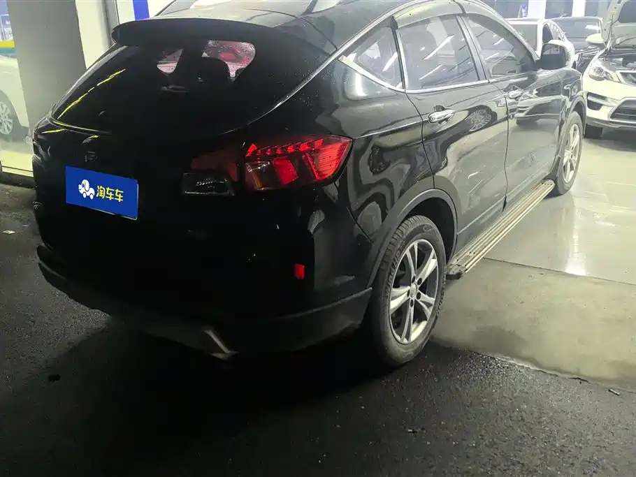 Besturn X80 2.0 L Auto Luxury
