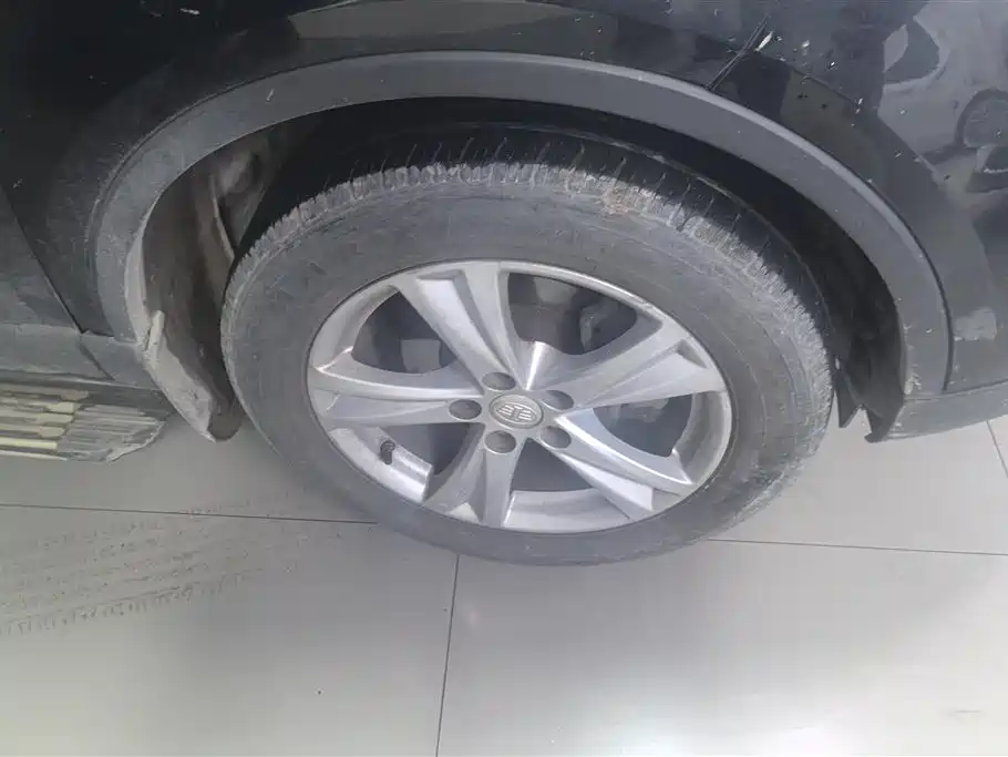 Besturn X80 2.0 L Auto Luxury