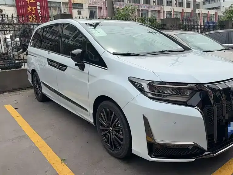 Honda Elysion 艾力绅 2026款 2.0 L e:HEV 豪华黑爵士版