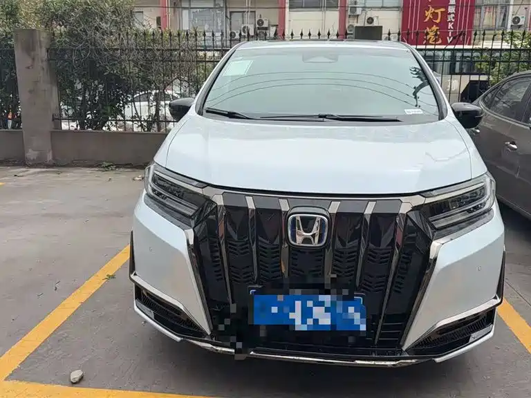 Elysion 艾力绅 2026款 2.0 L e:HEV 豪华黑爵士版