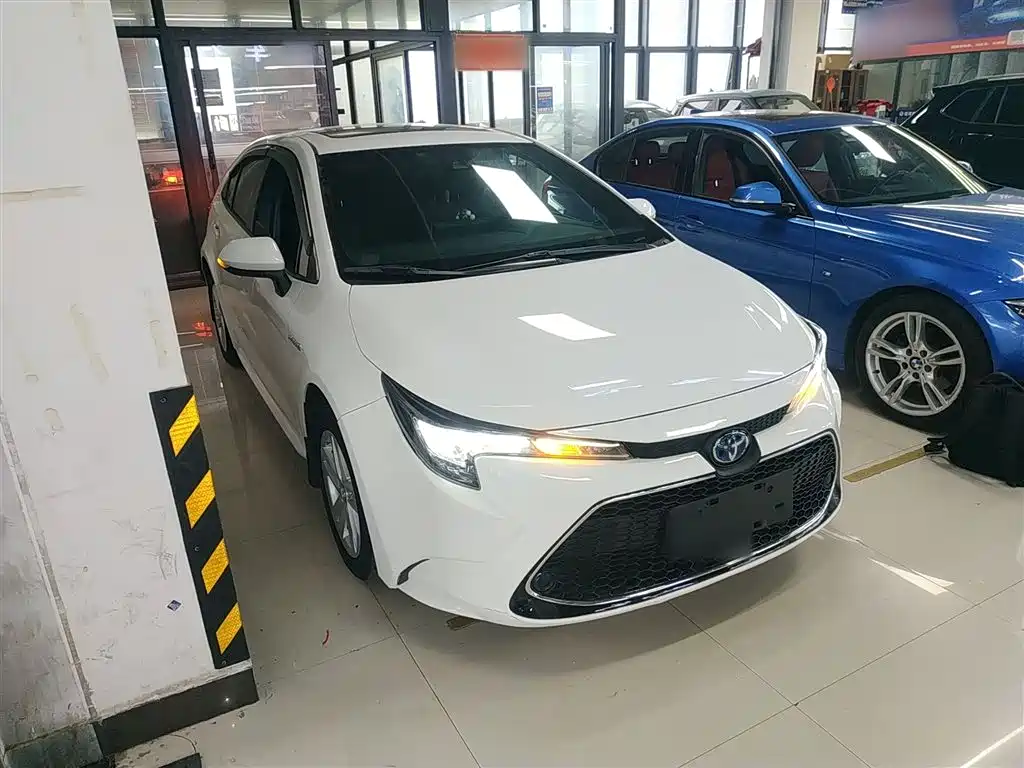 Levin Dual Engine 1.8 H E-CVT Luxury