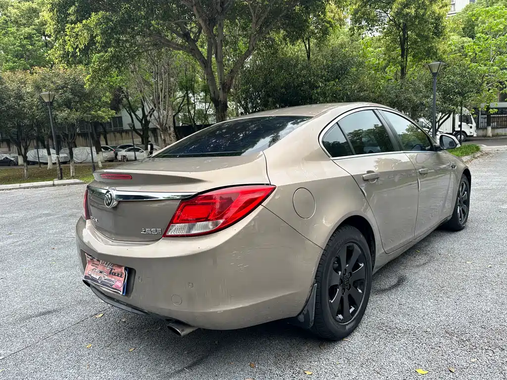 Regal 2.0 L Luxury