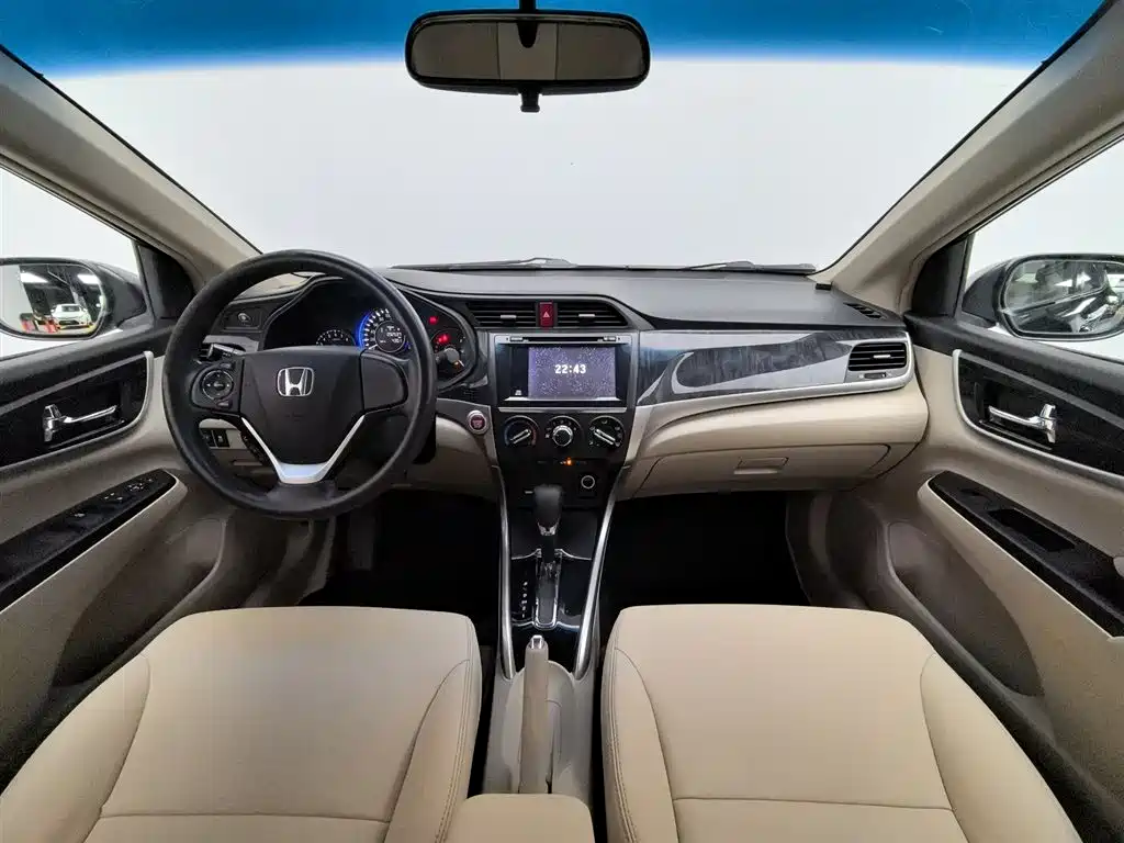 Crider 1.8 L Auto Luxury