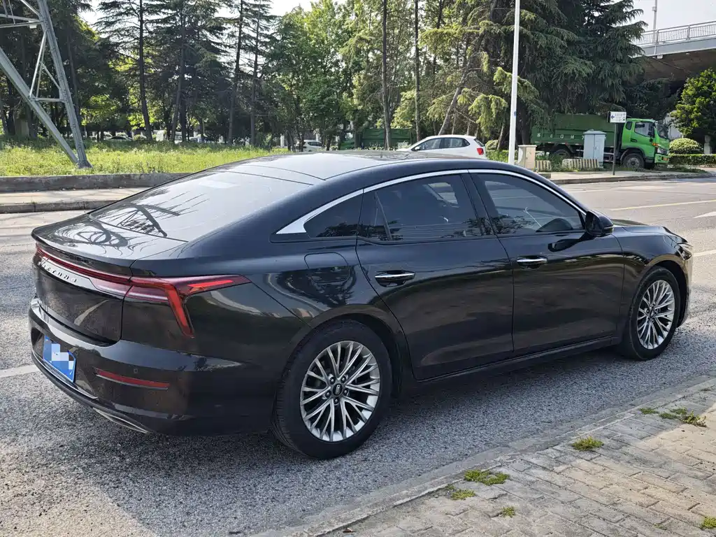 Besturn B70 3 rd Gen 1.5 T Auto Pleasure 70 Anniversary