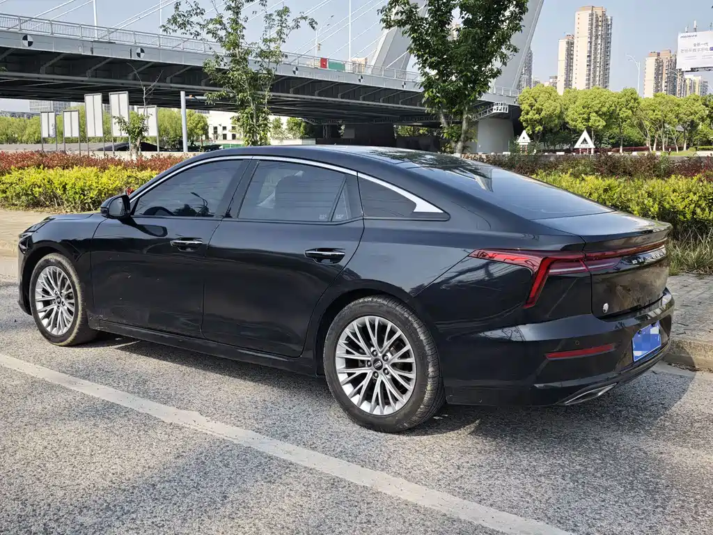 Besturn B70 3 rd Gen 1.5 T Auto Pleasure 70 Anniversary