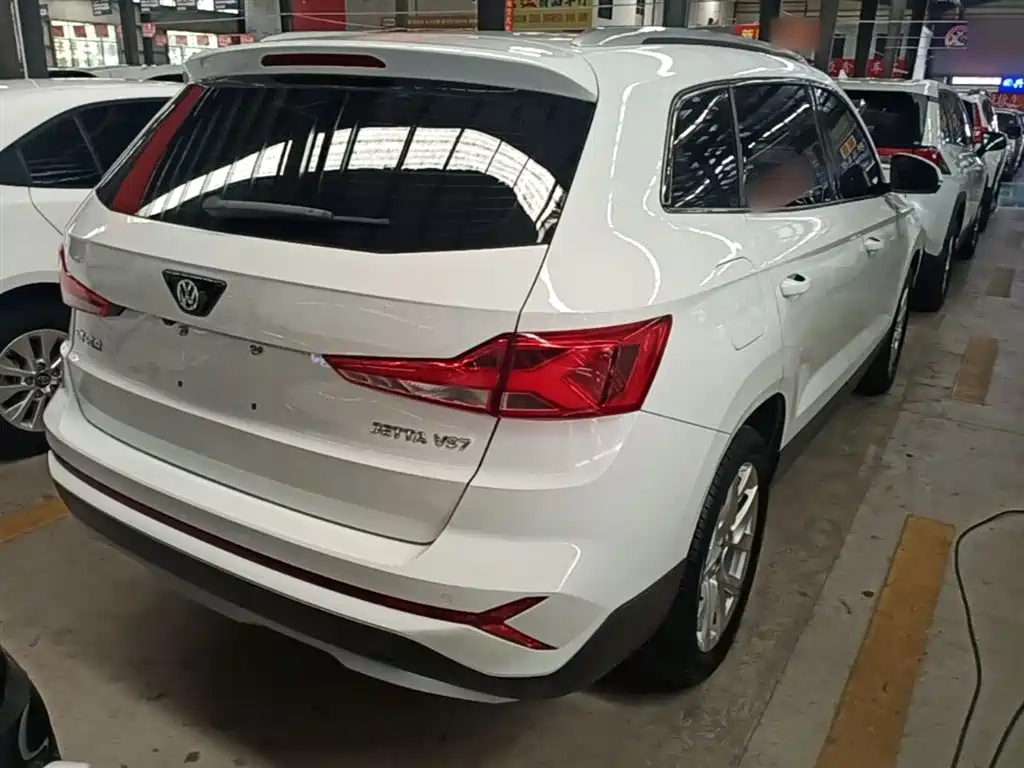 Jetta VS7 280 TSI Auto Progressive