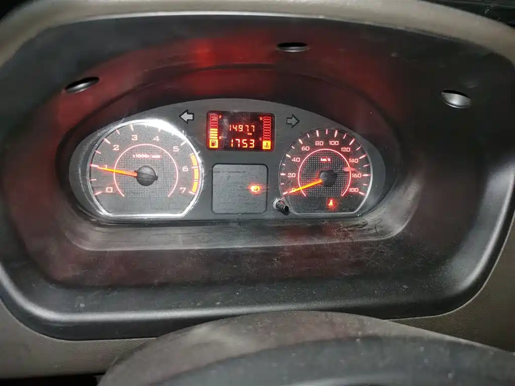 Wuling Rongguang S 五菱荣光S 2021款 1.2 L基本型7座LSI