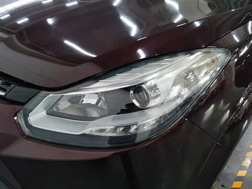 Yusheng S350 2.0 T Manual 2 WD Gasoline Luxury 5-seat