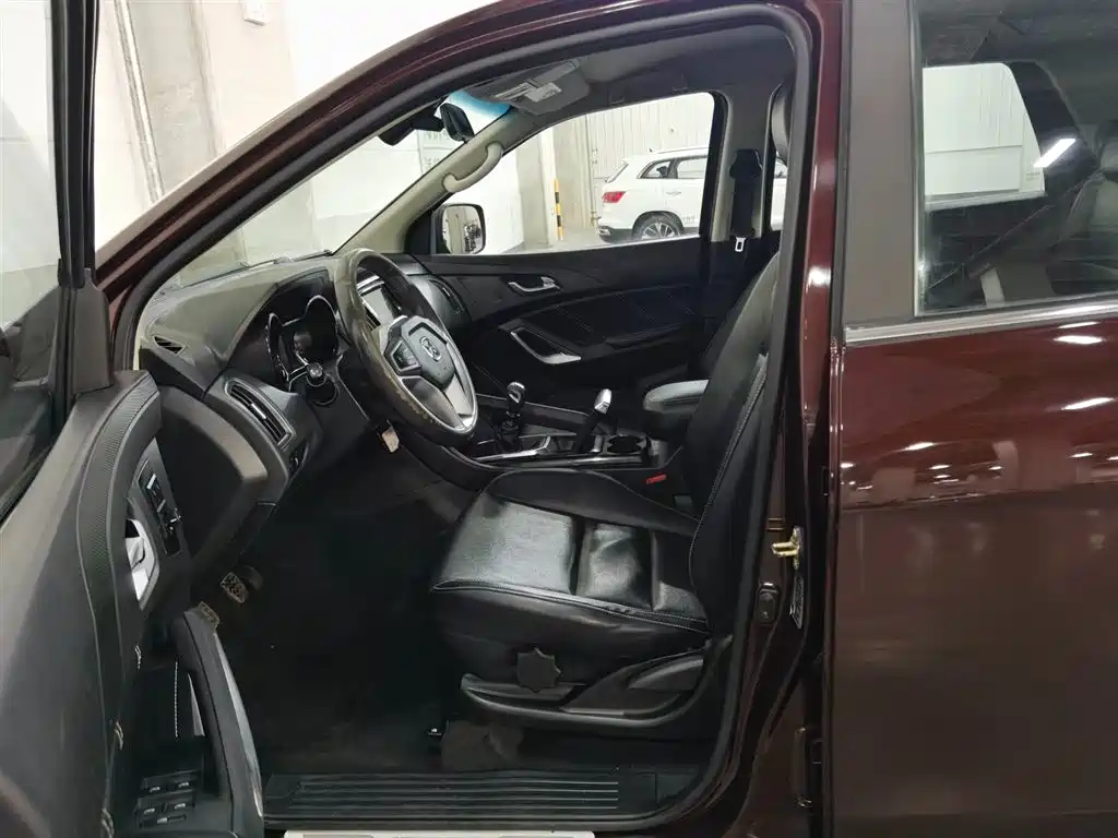 Yusheng S350 2.0 T Manual 2 WD Gasoline Luxury 5-seat