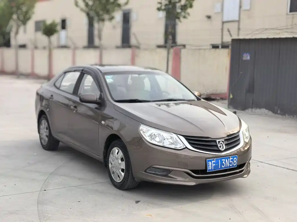 Baojun 630 宝骏630 2013款 1.5 L 手动标准型