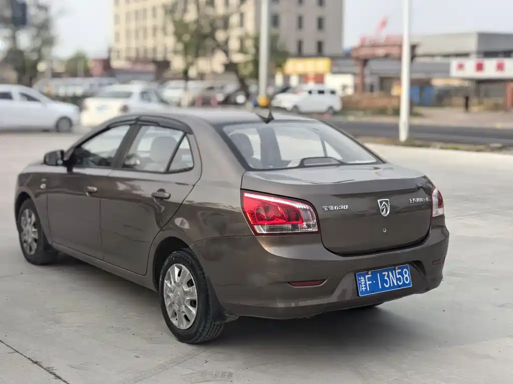 Baojun 630 宝骏630 2013款 1.5 L 手动标准型