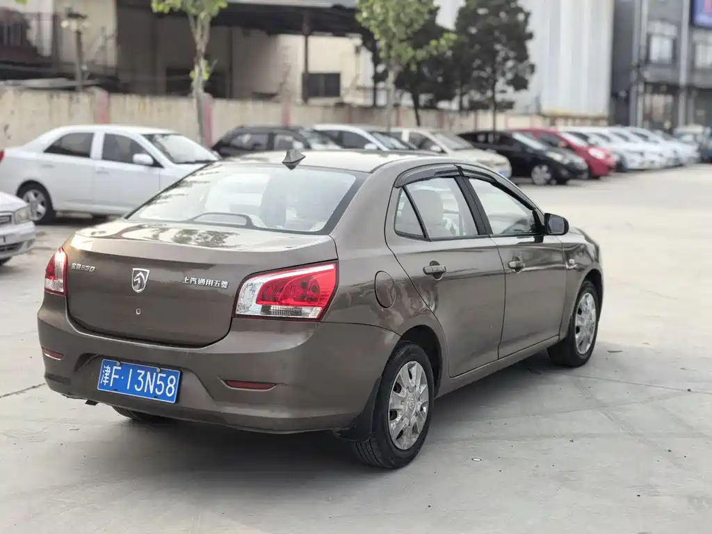 Baojun 630 宝骏630 2013款 1.5 L 手动标准型