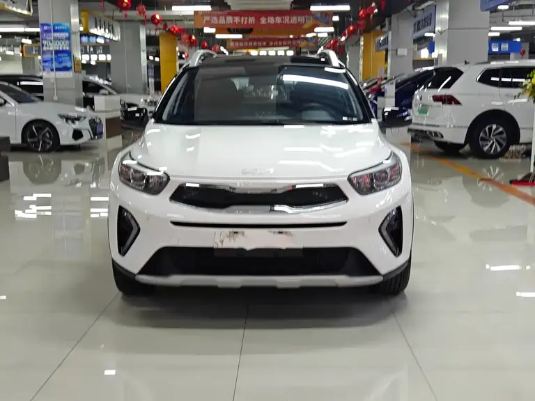 Kia Stonic 1.4 L CVT Fun Enjoyment Sunroof