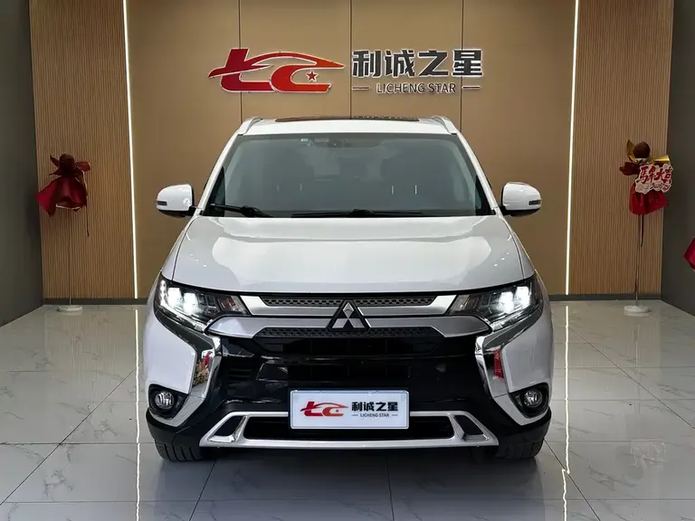 Mitsubishi Outlander 2.4 L 4 WD Enjoyment 5-seat CN-VI