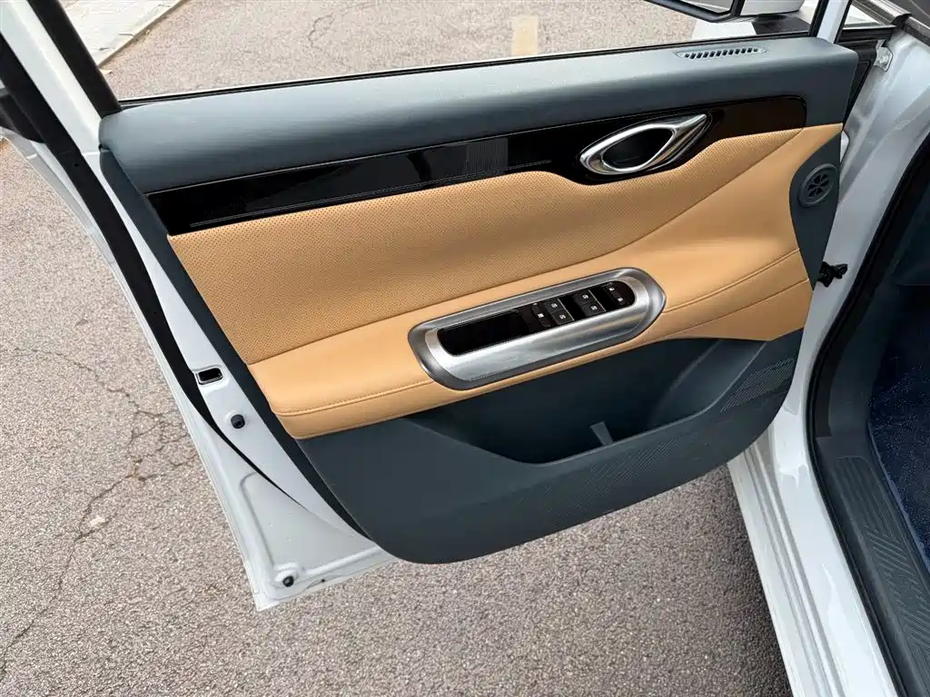 Trumpchi E8 NEV 150 km MAX