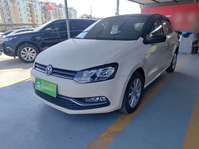 Volkswagen Polo 1.6 L Auto Luxury