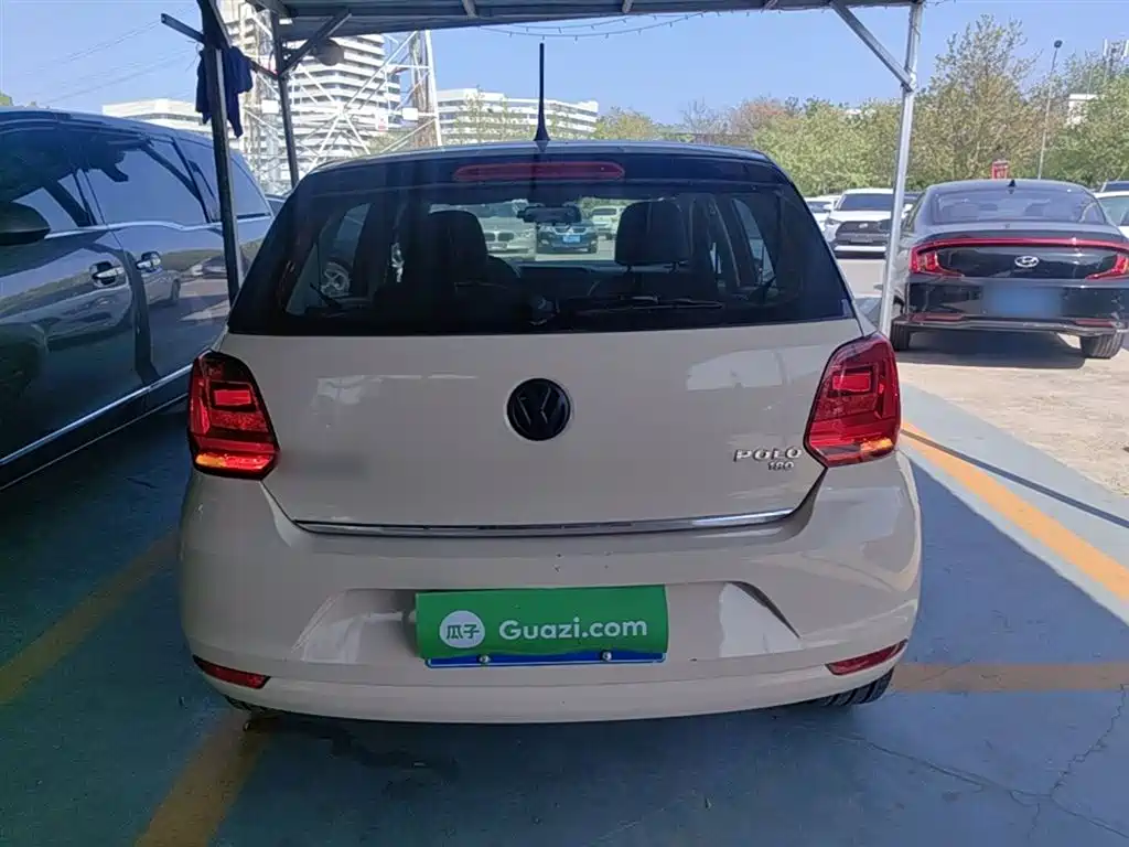 Polo 1.6 L Auto Luxury