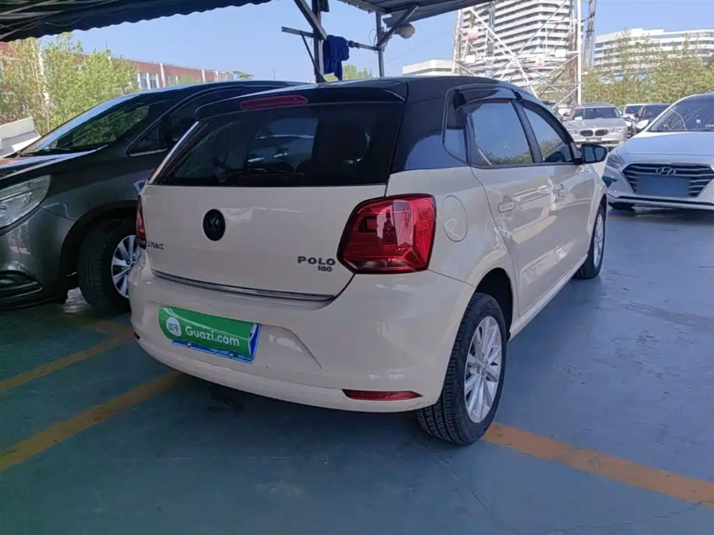 Polo 1.6 L Auto Luxury