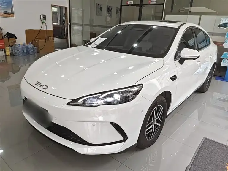 BYD Seal 05 DM-i DM-i Smart Drive 120 KM Flagship