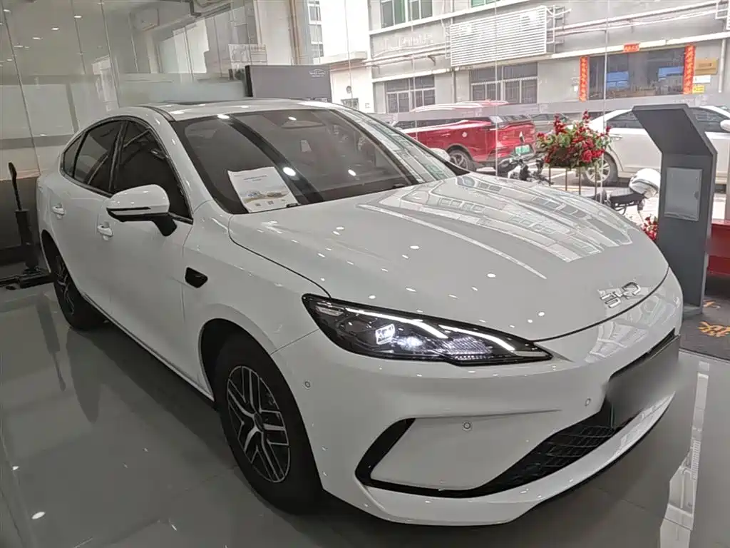 Seal 05 DM-i DM-i Smart Drive 120 KM Flagship