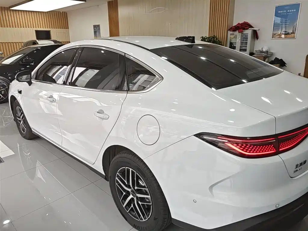 Seal 05 DM-i DM-i Smart Drive 120 KM Flagship