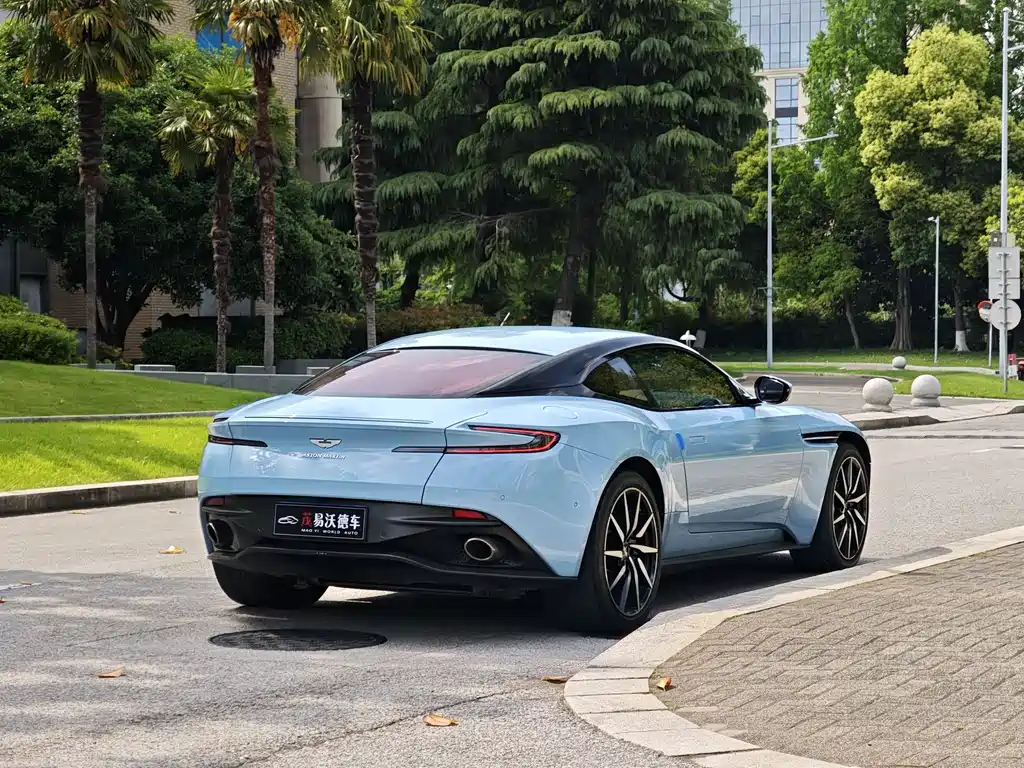 Aston Martin DB11 4.0 T V8 Coupe