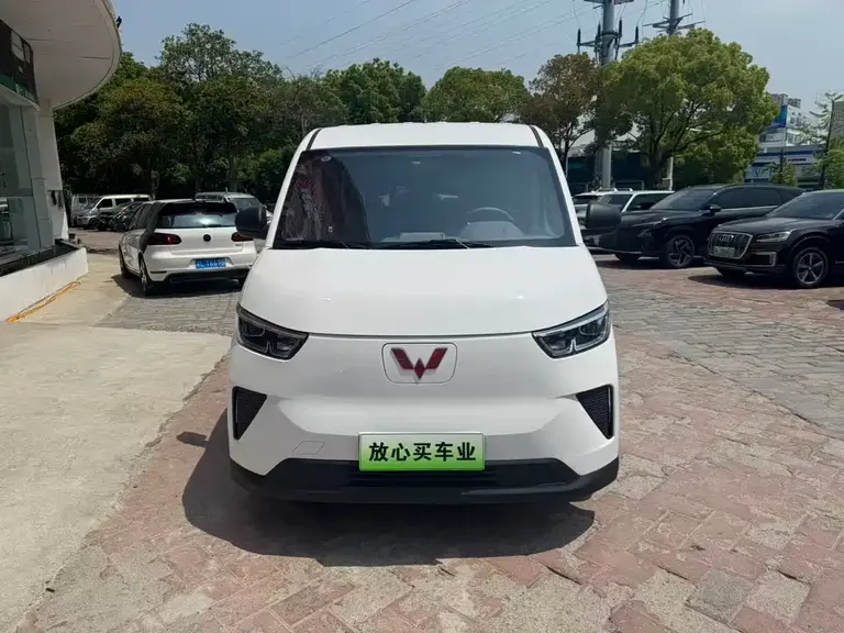 Wuling Yangguang 五菱扬光 2025款 400 km 客车版舒适型