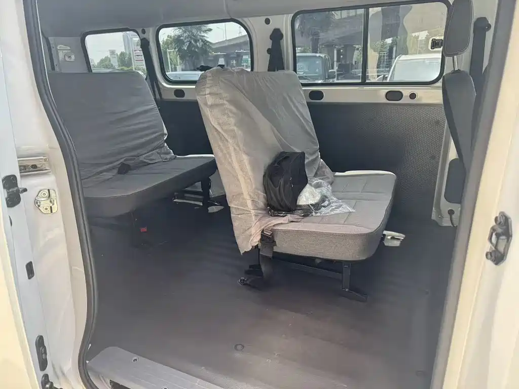 Wuling Yangguang 五菱扬光 2025款 400 km 客车版舒适型