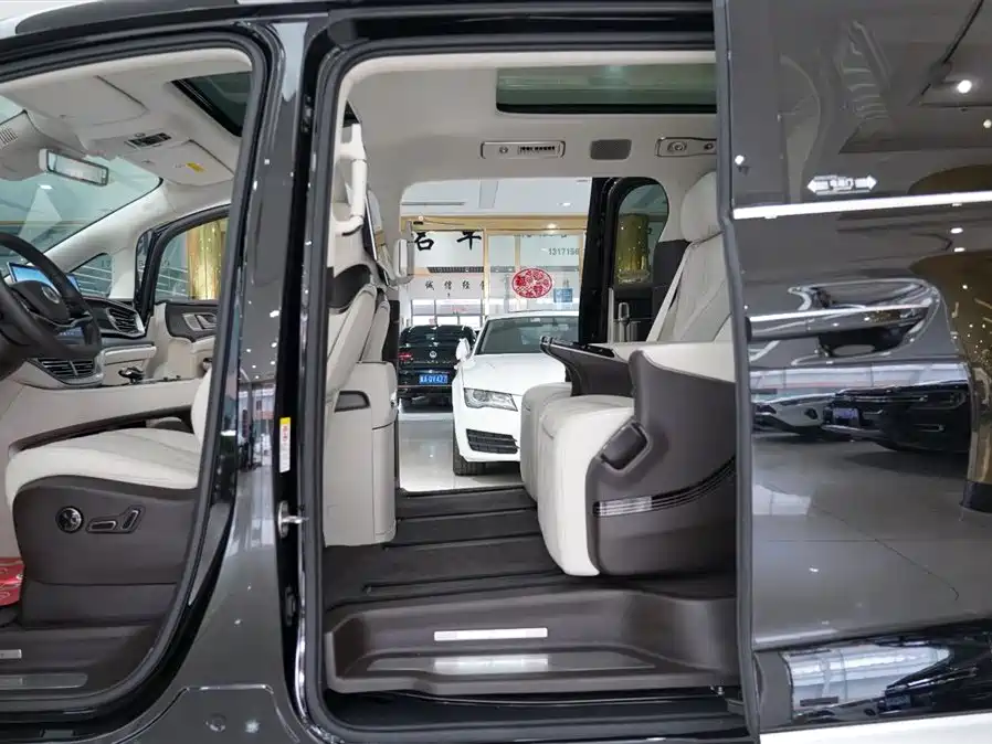 Denza D9 DM-i Smart Drive 1020 4 WD Flagship