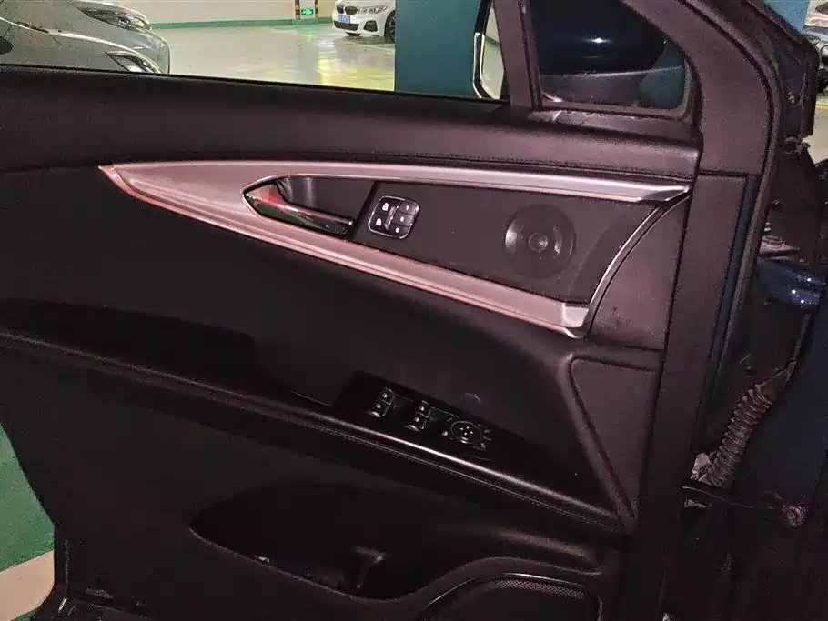 Lincoln MKX 2.0 T 2 WD Premium