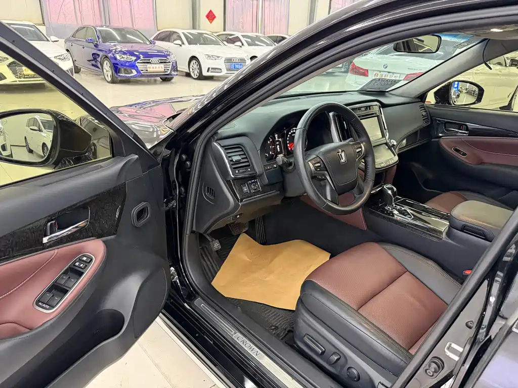 Crown 2.0 T Sport