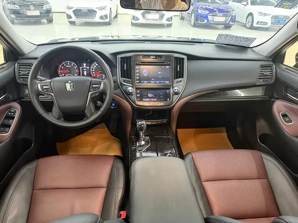 Crown 2.0 T Sport