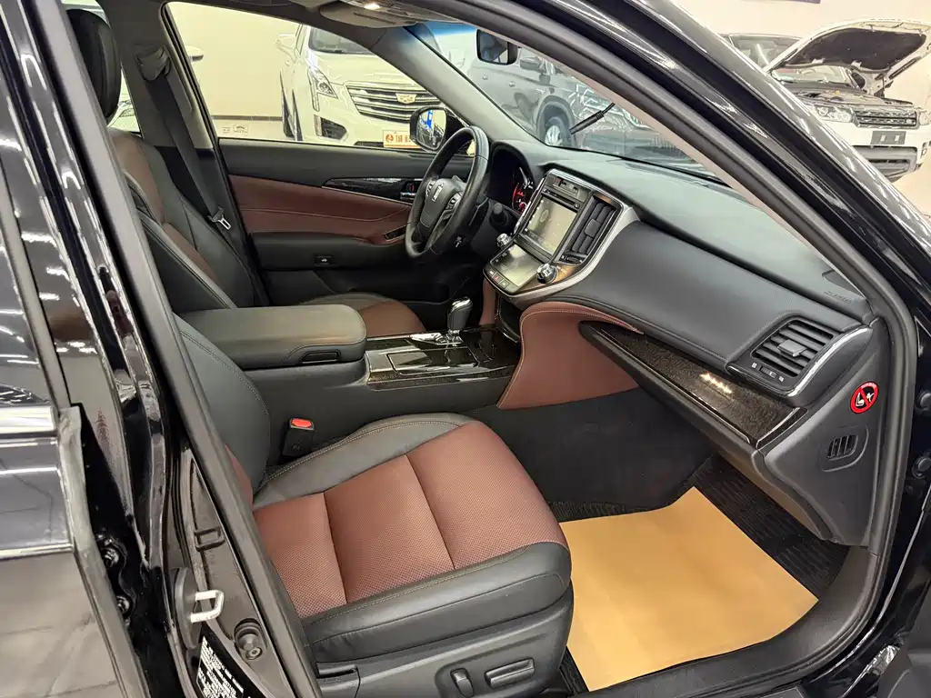 Crown 2.0 T Sport