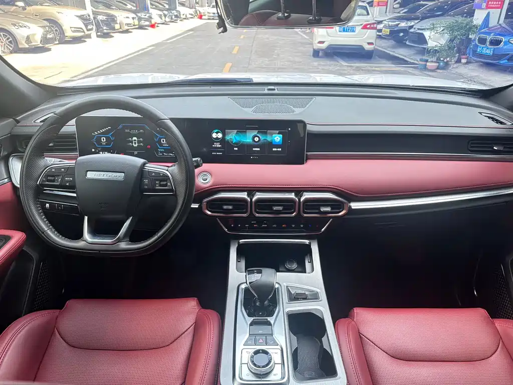 Jetour X70 PLUS Facelift 1.5 T DCT Mountain PRO 7-seat