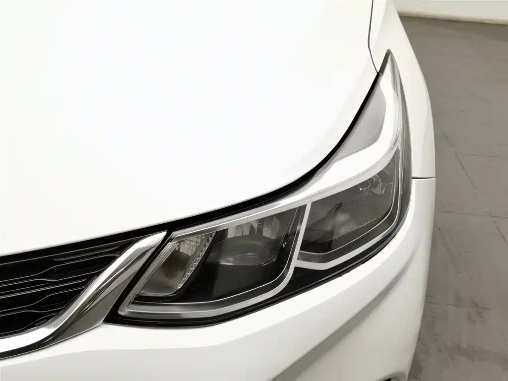 Cruze 320 Auto Pioneer Sunroof