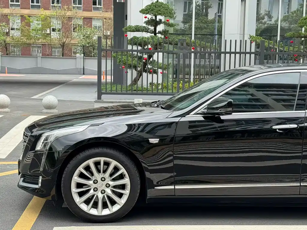 Cadillac CT6 40 T Leading