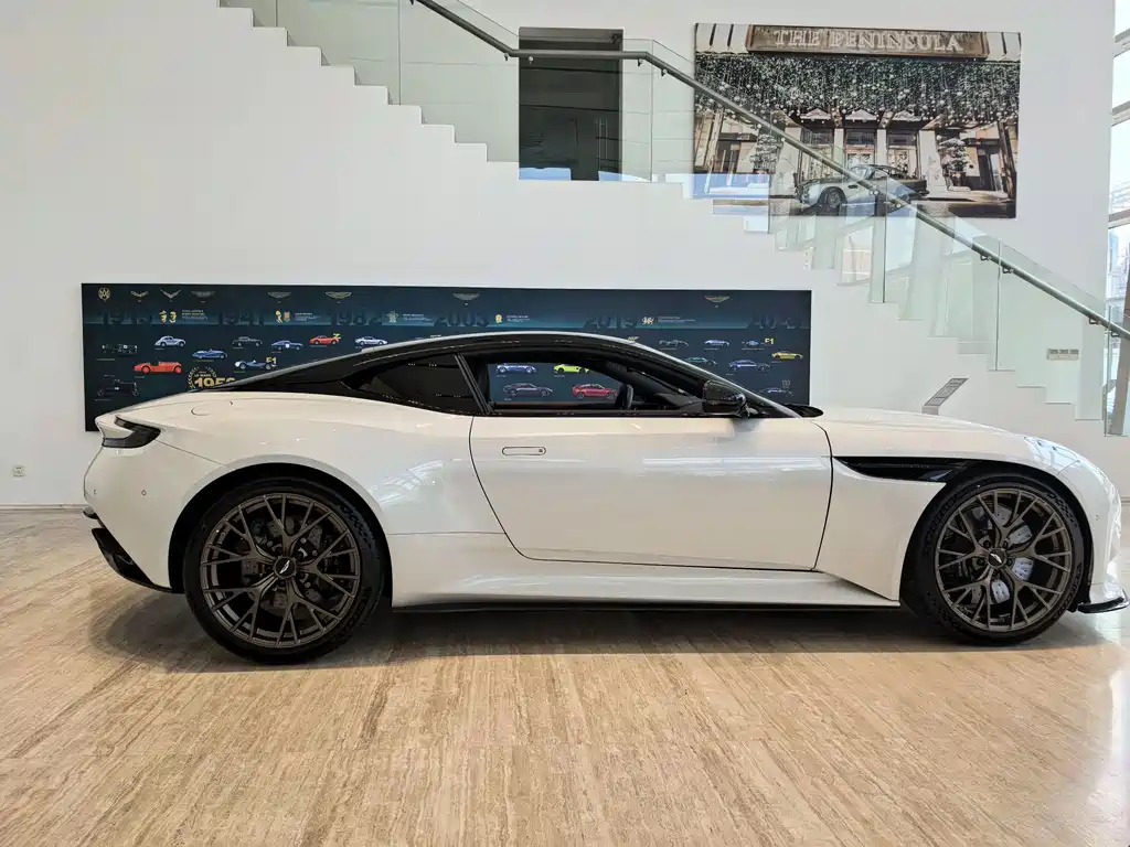 Aston Martin DB12 4.0 T V8 Coupe